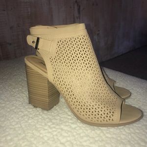 chunky tan heels